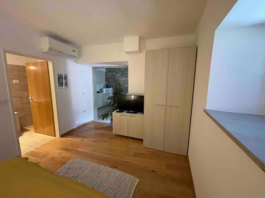 Santomas Apartments Smarje  Bagian luar foto