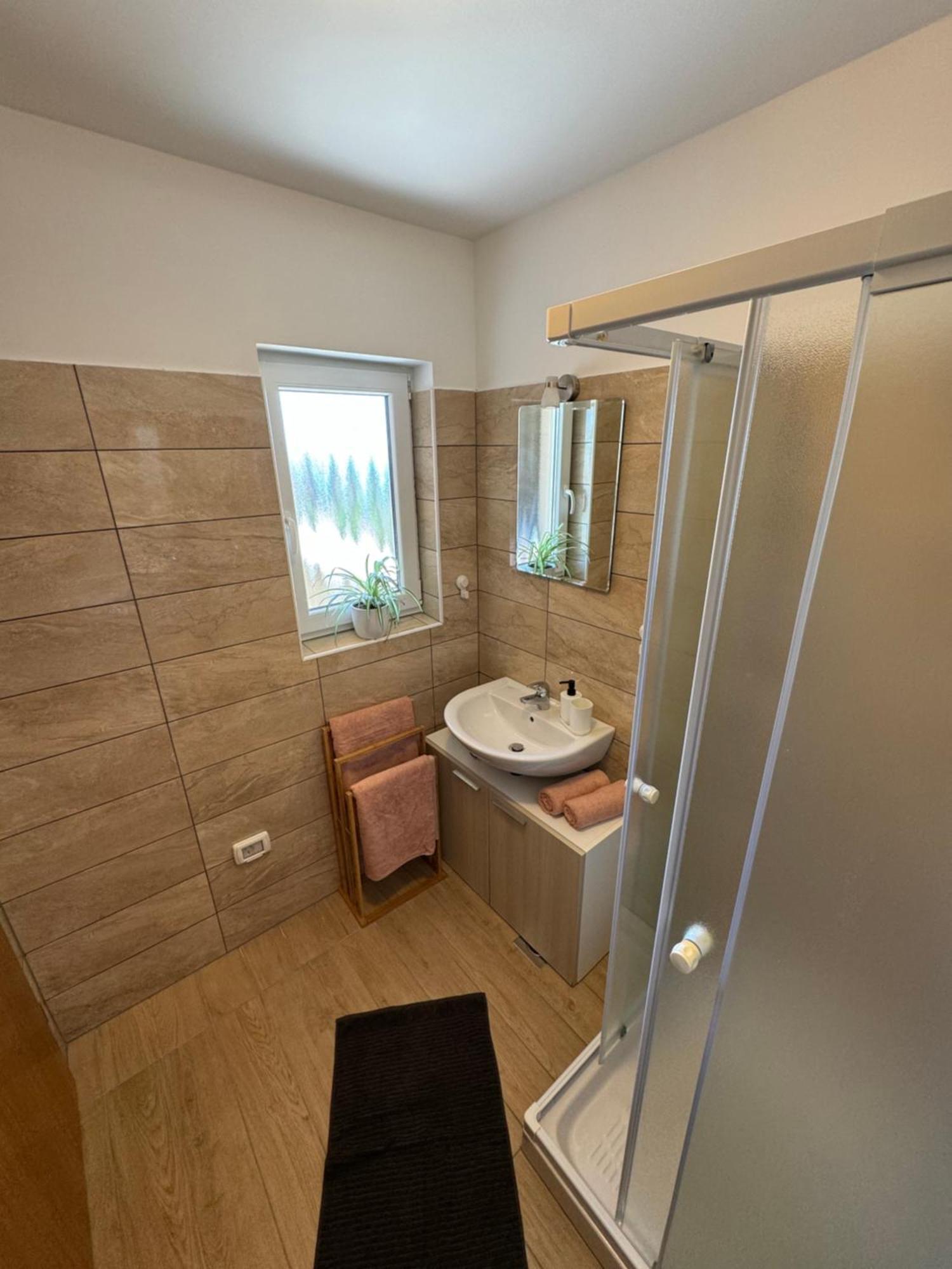 Santomas Apartments Smarje  Bagian luar foto