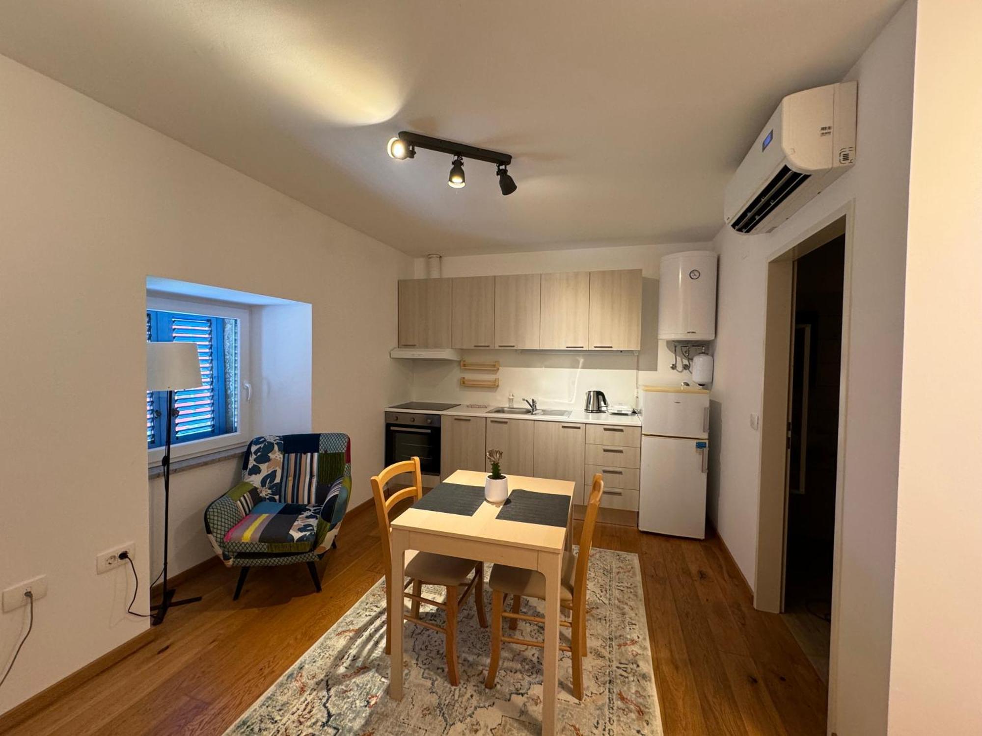 Santomas Apartments Smarje  Bagian luar foto