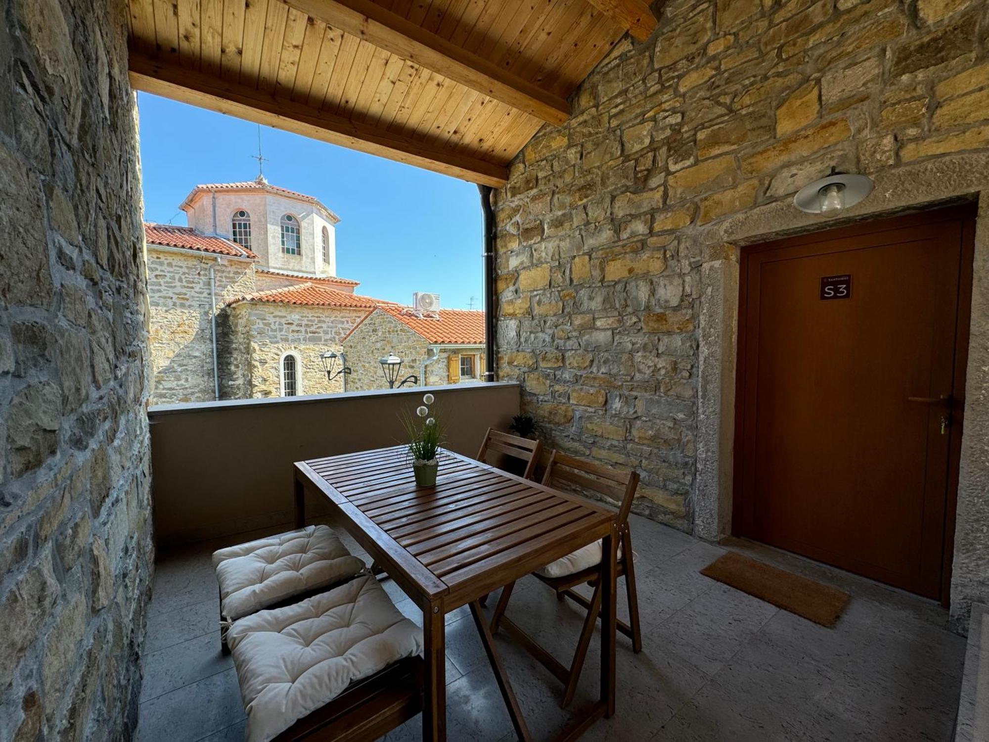 Santomas Apartments Smarje  Bagian luar foto